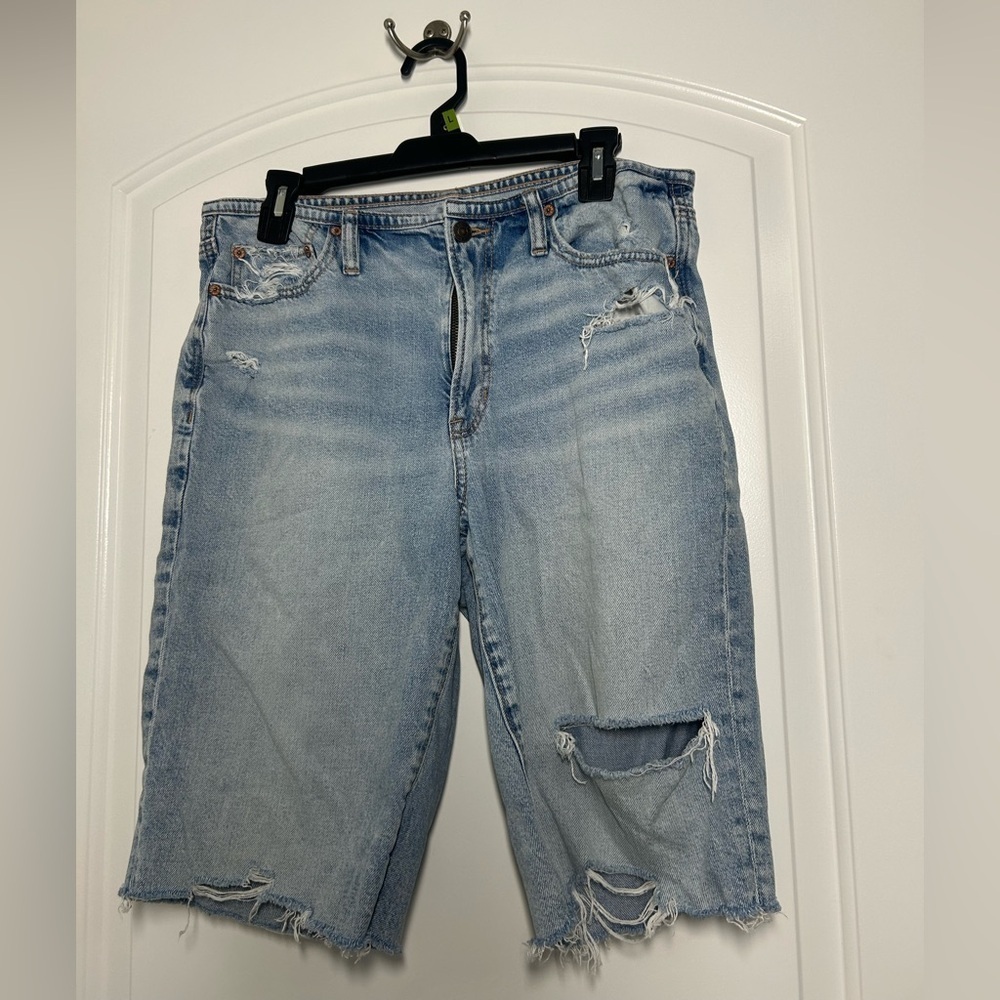 American Eagle Womens Denim Jean Shorts Jorts Distressed size 8